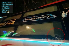 Xe khách qua Đắk Nông lại bị ném đá