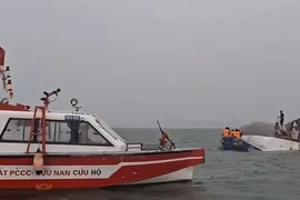 Đắm tàu du lịch chở 53 người trên vịnh Hạ Long: Cập nhật tình hình cứu hộ
