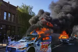 Cảnh báo khẩn cấp khách du lịch Los Angeles