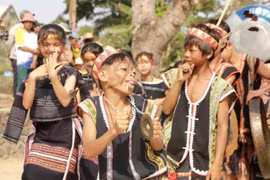 Nhớ ngày dân làng Tơnung 1 tổ chức lễ sơmăh kơ cham