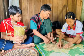 Nghệ nhân đa tài ở làng T2