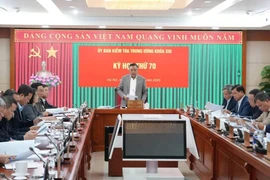 Kỷ luật cảnh cáo Thứ trưởng Bộ GD-ĐT Lê Tấn Dũng