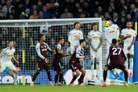 Rogers lập cú đúp đưa Aston Villa vào tốp 4