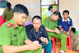 Đưa định danh điện tử đến từng người dân vùng khó