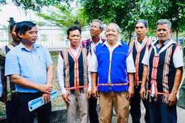 Nâng cao kiến thức pháp luật cho già làng, người có uy tín