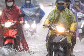 Mưa lớn tháng 5 đưa kỷ lục lịch sử 50 năm 'đi vào dĩ vãng'