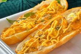 Bánh mì xốt gạch cua, bánh dép phô mai… khuấy đảo ẩm thực Việt năm 2025, còn gì nữa?