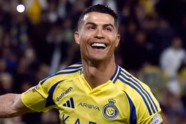 Ronaldo sắp trở thành cầu thủ 1 tỉ USD và những con số không thể tin nổi