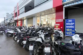 Dịch vụ sửa xe máy quá tải sau lũ