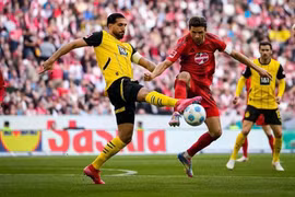 Bayern-Dortmund hòa kịch tính ở trận Der Klassiker cuối cùng của Mueller