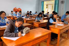 Hơn 2.000 học sinh thi thử tốt nghiệp THPT
