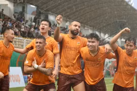 HAGL giải hạn bàn thắng, nhưng tiếc đứt ruột vì đá hỏng phạt đền phút 95: Hòa nghiệt ngã SLNA