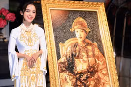 Xếp từng hạt gạo thành tranh