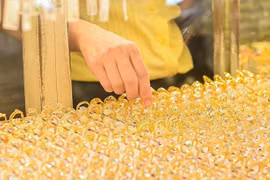 Cảnh báo khi giá vàng liên tục lập kỷ lục