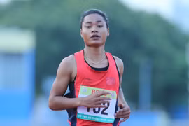 Cô gái dân tộc Raglay bất ngờ đánh bại Nhi Yến ở giải điền kinh Cúp tốc độ