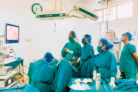 Tăng sức chống chịu của hệ thống y tế, bảo đảm công bằng trong thụ hưởng