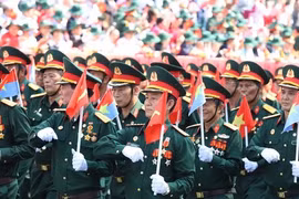 Khen thưởng 120 cựu chiến binh tham gia diễu hành Lễ kỷ niệm 50 năm thống nhất đất nước