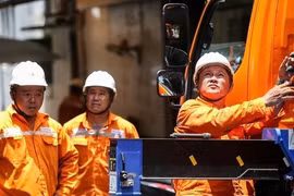 Tái cấu trúc thị trường lao động