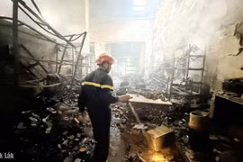 Cháy nhà trên Quốc lộ 14, 4 người trong một gia đình tử vong