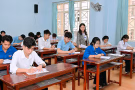 Ngày đầu tiên thi tốt nghiệp THPT năm 2025: Thí sinh thích ứng với tinh thần đổi mới