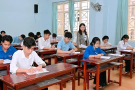 Ngày đầu tiên thi tốt nghiệp THPT năm 2025: Thí sinh thích ứng với tinh thần đổi mới