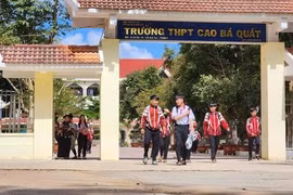 Làm rõ vụ nhiều học sinh lớp 12 tại 1 trường 'tự nguyện' xin nghỉ học