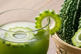 Nước ép khổ qua: lợi ích bất ngờ khi uống vào buổi sáng