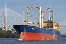 Tàu hàng Việt Nam bị chìm trên vùng biển quốc tế, 18 thuyền viên ra sao?