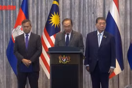 Thái Lan, Campuchia thông tin về tình hình thực hiện lệnh ngừng bắn