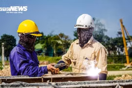 Dự báo thời tiết 10 ngày: Miền Trung nắng gắt kéo dài, miền Bắc mưa dông trở lại