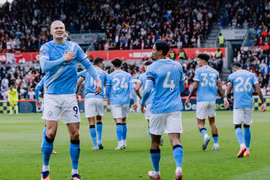 Man City hạ Brentford, Guardiola cán mốc 250 trận thắng Ngoại hạng Anh