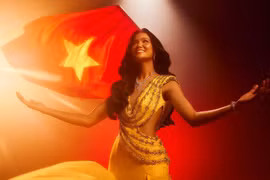 H'Hen Niê diện đầm cũ sau 7 năm đăng quang, nói lý do ít dùng đồ hiệu