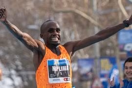 Jacob Kiplimo phá sâu kỷ lục bán marathon thế giới, bước nhảy vĩ đại trong lịch sử