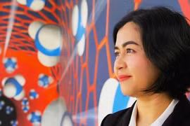 Sơn nữ Tây Nguyên và hành trình thành tiến sĩ vật lý nổi tiếng ở trời Tây