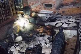 Tiền Giang: Cháy rụi căn nhà 4 người sinh sống, đã tìm thấy 2 thi thể