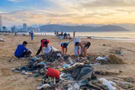 Giữa khó khăn nhiều nghĩa cử lan tỏa