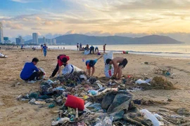 Giữa khó khăn nhiều nghĩa cử lan tỏa