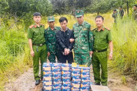 Công an xã sát cánh cùng tuyến đầu phòng, chống buôn lậu, hàng giả