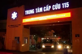 Em bé nặng 720 gram chào đời trong tình huống nguy cấp
