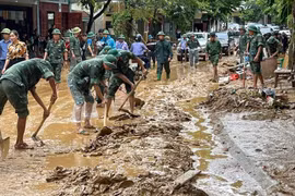 Thủ tướng Chính phủ yêu cầu nhanh chóng khắc phục hậu quả bão số 3 và mưa lũ