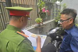 Từ 1/12, người mua bán xe không làm thủ tục đúng hạn có thể bị phạt đến 12 triệu đồng