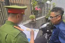 Từ 1/12, người mua bán xe không làm thủ tục đúng hạn có thể bị phạt đến 12 triệu đồng