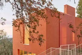 Chiêm ngưỡng ngôi nhà 'lơ lửng' trên vách núi