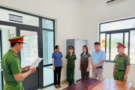 Bắt tạm giam 1 chủ tịch xã về hành vi lợi dụng quyền hạn khi thi hành công vụ