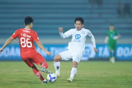 Vòng 15 V-League: Đại chiến Thể Công - Nam Định, sân Quy Nhơn chào Quả bóng Vàng Tiến Linh