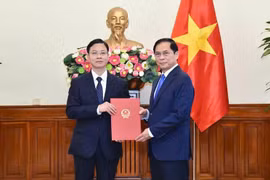 Thứ trưởng Bộ Ngoại giao Ngô Lê Văn kiêm giữ chức Chủ nhiệm Ủy ban Công tác về các tổ chức phi chính phủ nước ngoài