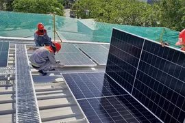 Tiền hỗ trợ lắp điện mặt trời mái nhà khoảng 42.000 tỉ đồng, một hộ dân có thể được 2-3 triệu đồng