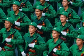 'Gây sốt' với ảnh diễu binh, nam sinh viên nuôi ước mơ làm báo