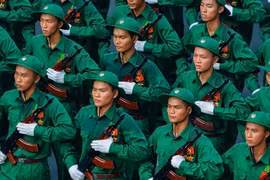 'Gây sốt' với ảnh diễu binh, nam sinh viên nuôi ước mơ làm báo