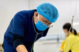 Nhiều trẻ nhỏ nhập viện vì mắc cúm A, cảnh báo nguy cơ biến chứng nặng